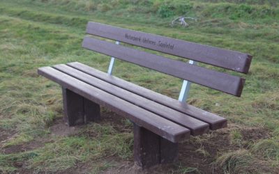 Neue Sitzbänke in Gnölbzig